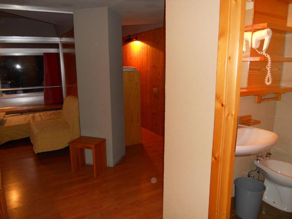 Residence Sole Alto Marilleva Δωμάτιο φωτογραφία
